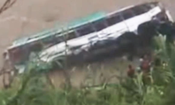 24 feared dead as bus plunges into Nepal river