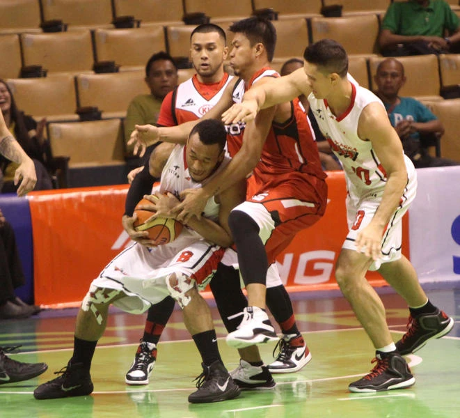 Abueva's '20-20' helps Alaska to 5-0 start