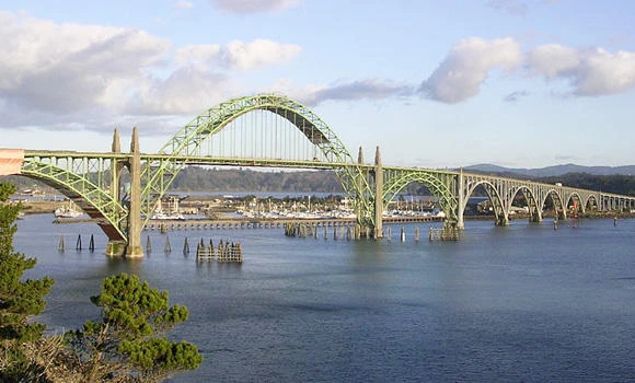 Woman accused of throwing son off Oregon bridge