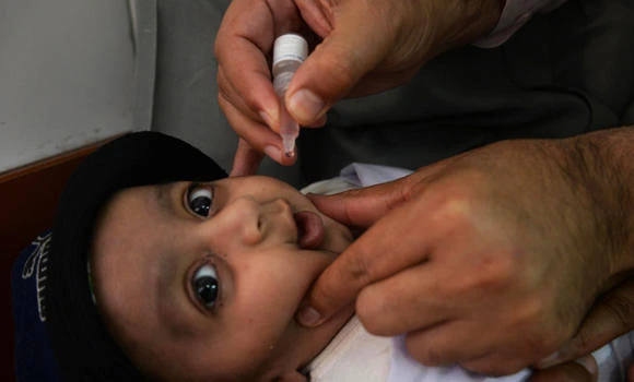 Pakistan premier vows end of polio in 6 months