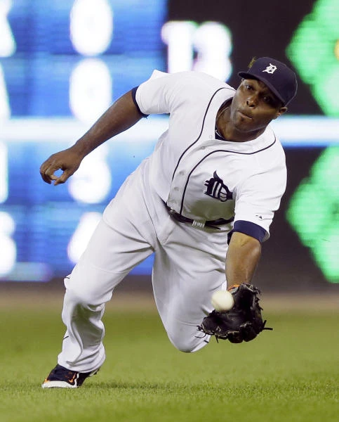 Hunter returns to Twins; Medlen, Cabrera let go
