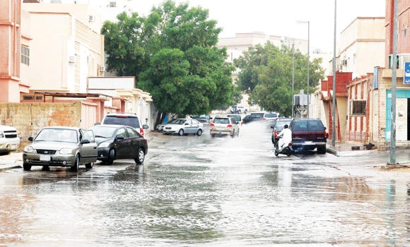 Rain paralyzes Riyadh