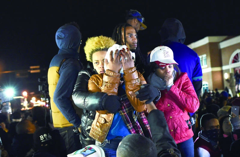 Obama holds White House meetings on Ferguson