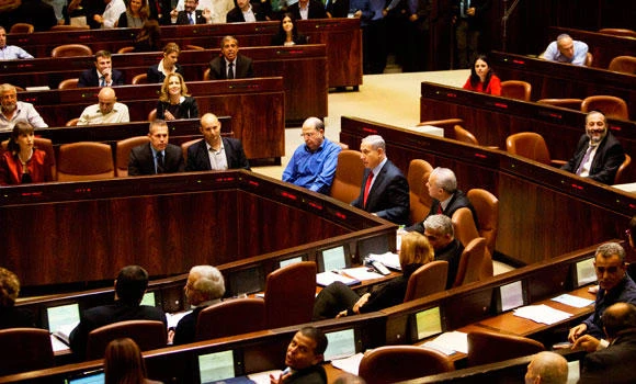 Israel to hold snap vote as Netanyahu gambles on return