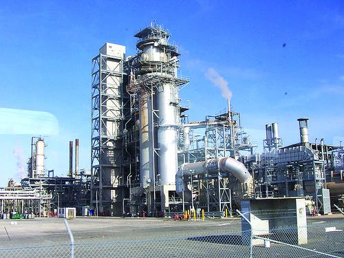 Asian oil refiners get limited benefit from crude slide