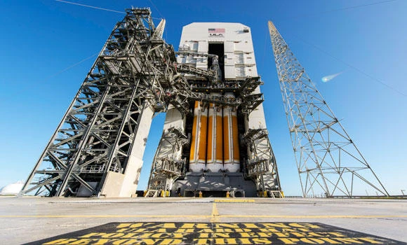 Wind gusts stall launch of new Orion spacecraft