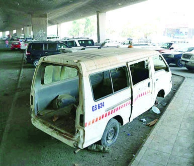 Illegal expats return to Al-Sitteen bridge