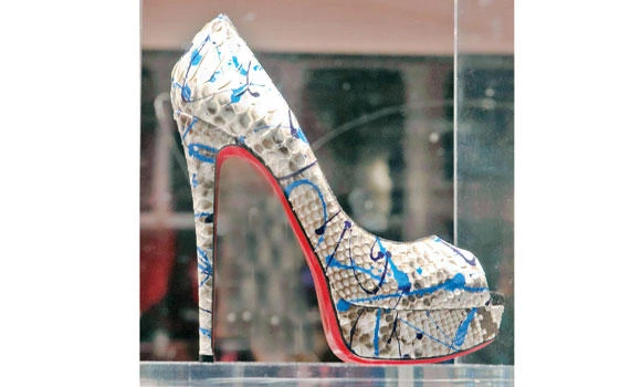Here’s scientific proof: Towering heels are powering over men