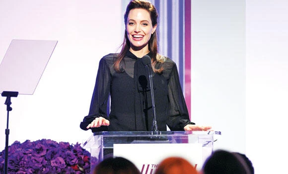 Angelina gets chicken pox, cancels ‘Unbroken’ promotion