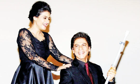 SRK, Kajol relive DDLJ moments