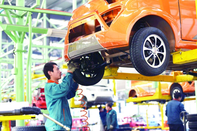 China’s manufacturing slowdown continues