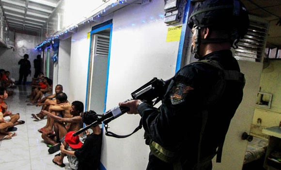 Manila orders crackdown on privileged jailbirds