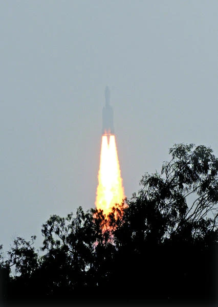 India launches biggest ever rocket