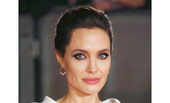 Being wife, mother is hard work: Jolie
