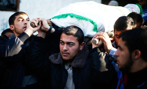 Zionist soldiers gun down Hamas fighter