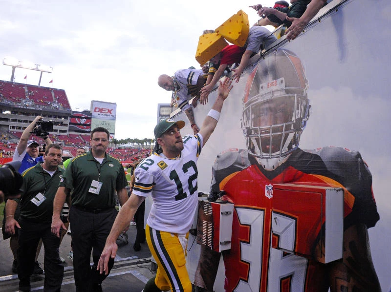 Packers face Lions in marquee matchup