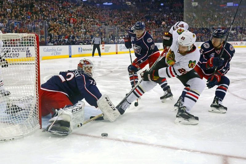 Johnson lifts Blue Jackets over Blackhawks in SO