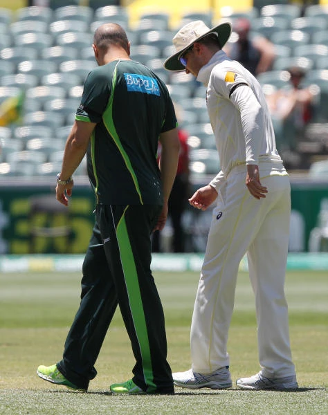 Warne says Clarke’s surgery a success