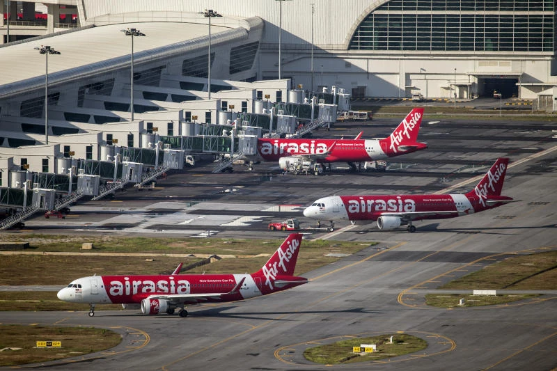 White House monitoring missing AirAsia situation