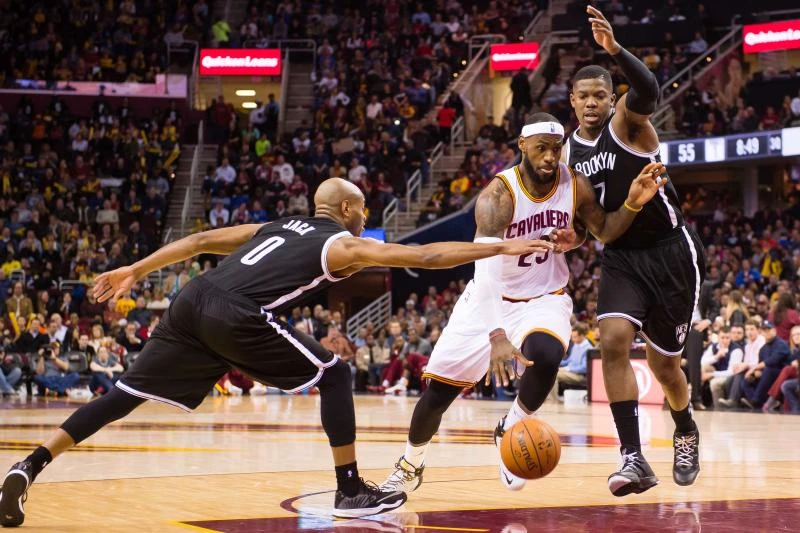 LeBron scores 25 as Cavaliers tame Grizzlies