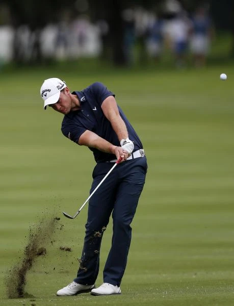 Willett shines, Donald clings to lead at Sun City