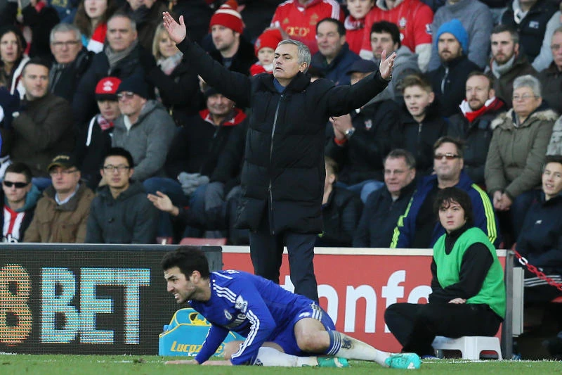 Mourinho picks fight with familiar enemy: Referees