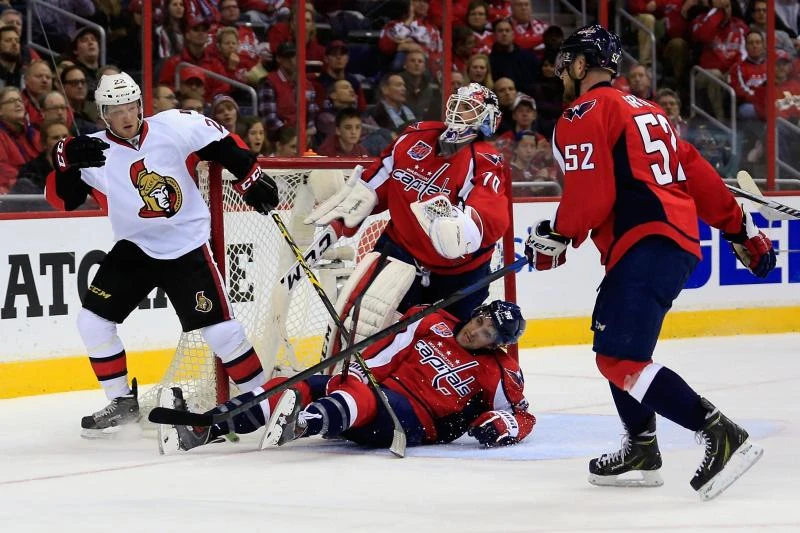 Holtby, Capitals stay hot, edge Senators