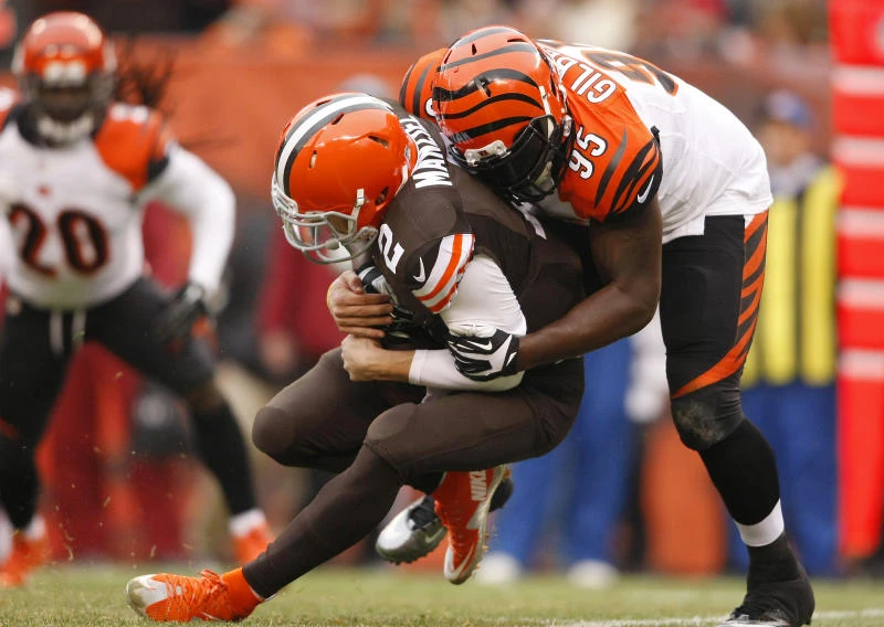 Bengals rough up Manziel, Browns in 30-0 blowout