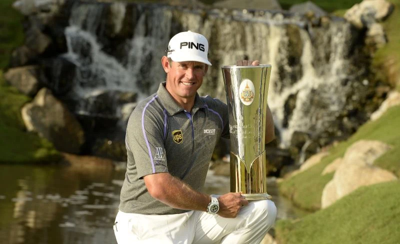 Westwoood late surge poaches victory in Thailand