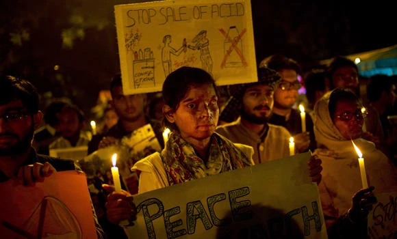 2 men throw acid on woman in Indian capital