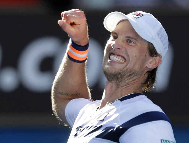 Seppi topples Federer; Nadal, Sharapova survive