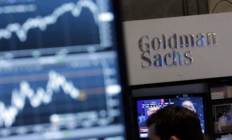 Goldman Sachs 4Q earnings fall 10%