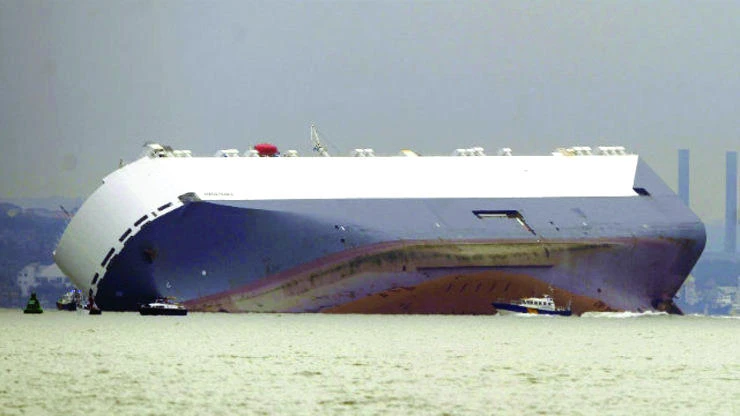 Search resumes off British coast for missing mariners