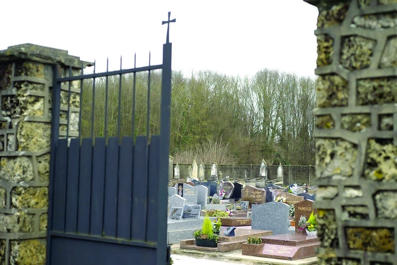 ‘Shame’ as French mayor refuses burial of Roma baby
