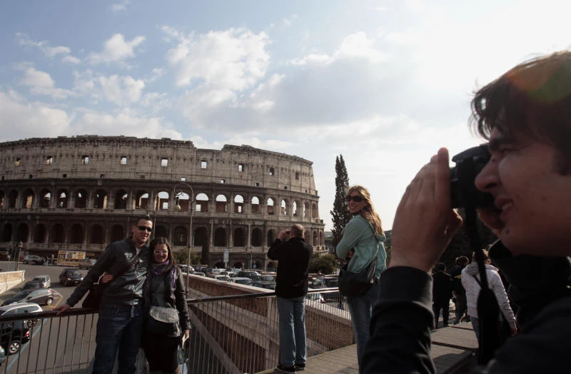 Strong dollar makes world travel cheaper for Americans