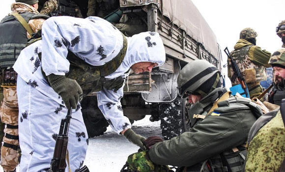Six killed ahead of Ukraine peace talks