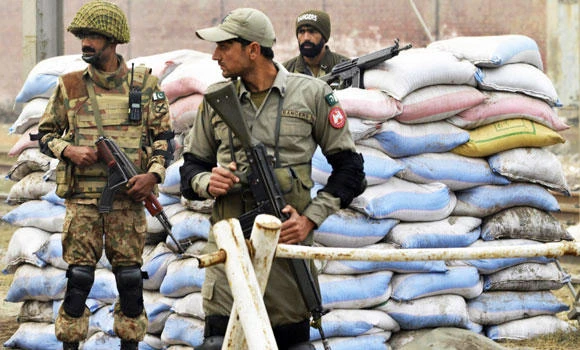 Pakistani soldier beheaded by ‘IS supporters’