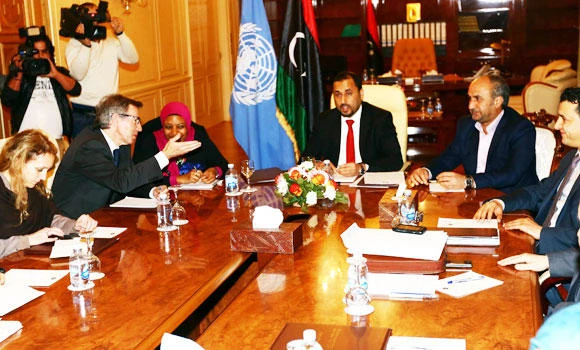 UN holds talks with warring Libyan rebels