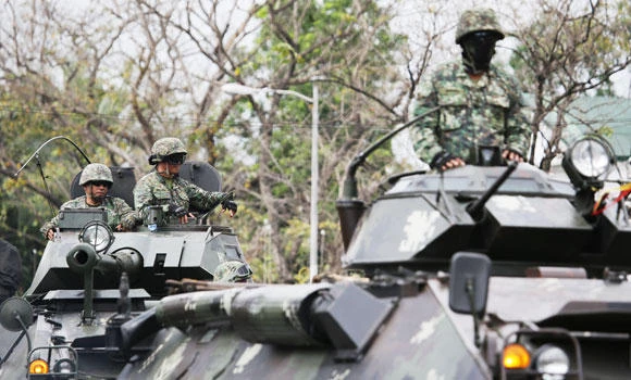 Rains threaten papal mass on storm-hit Philippine island