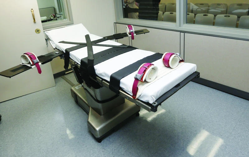 Inmate shows no distress in Oklahoma execution
