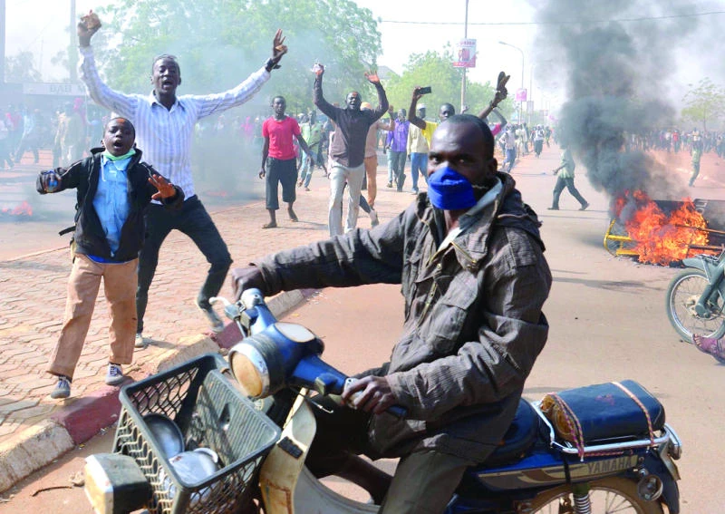 France advises citizens in riot-hit Niger to stay indoors