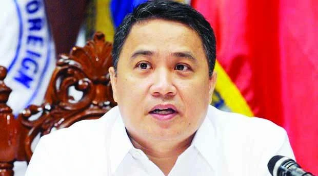 Manila says Beijing expanding S. China Sea reclamation