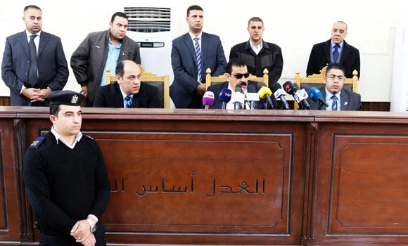 Egypt orders retrial of 152 hard-liners
