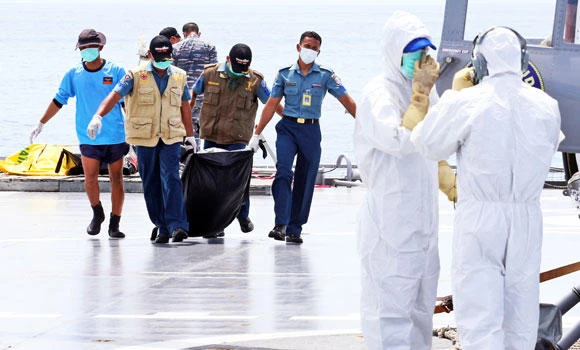 Indonesia fails again to retrieve jet fuselage