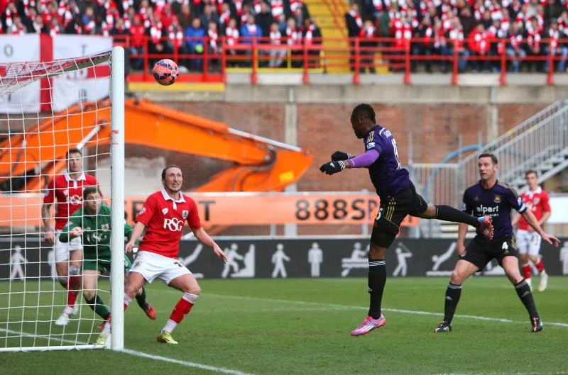 West Ham, Villa reach FA Cup last 16