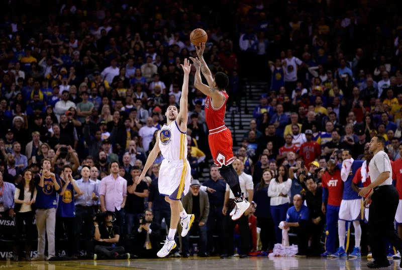 Rose hits winner as Bulls end Warriors’ 19-game home streak