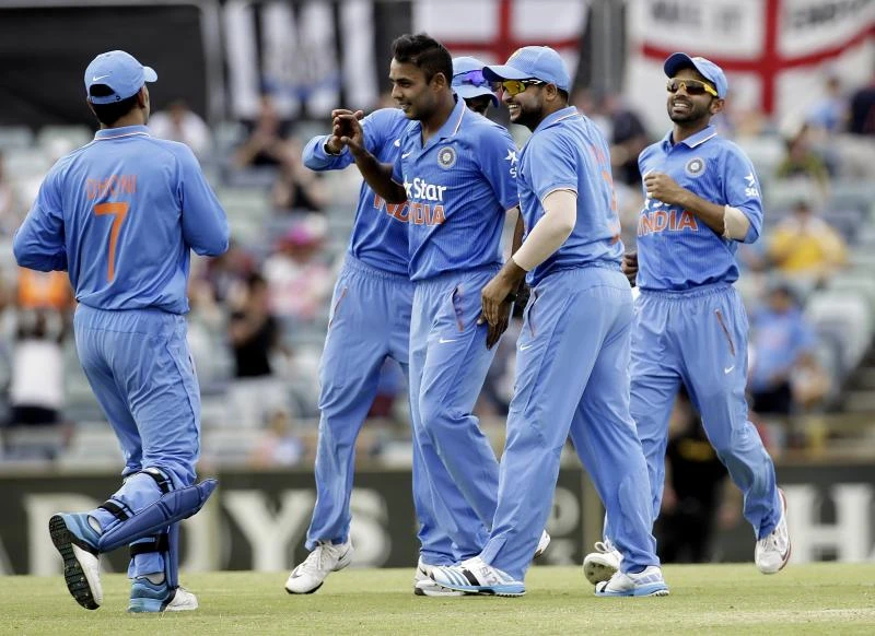 England bowls out India for 200 in tri-series ODI