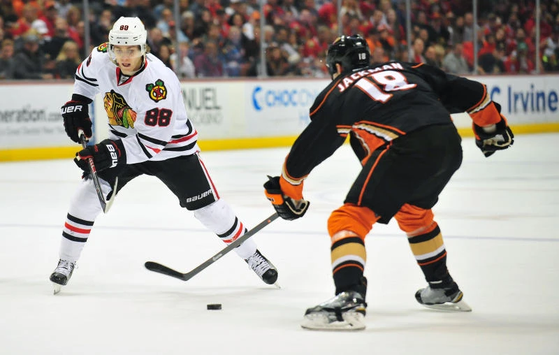 Kane double lifts Blackhawks to 4-1 win at Ducks