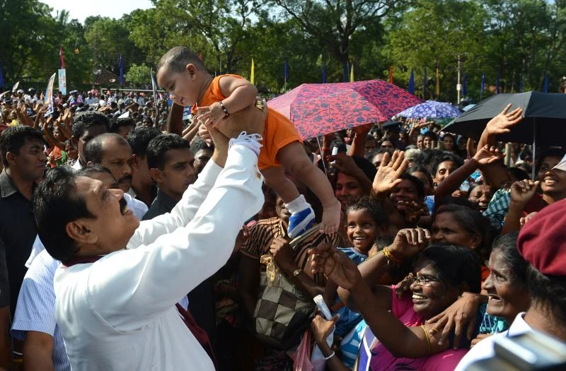 Political revolt roils Sri Lanka presidential vote
