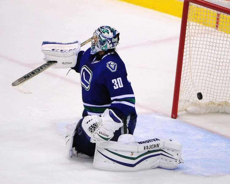 Ducks reassert superiority over Canucks